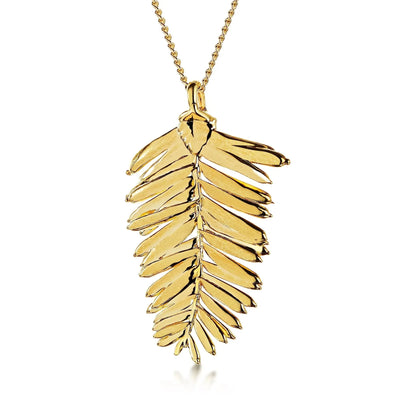 Collar con colgante de hoja de secuoya chapada en oro